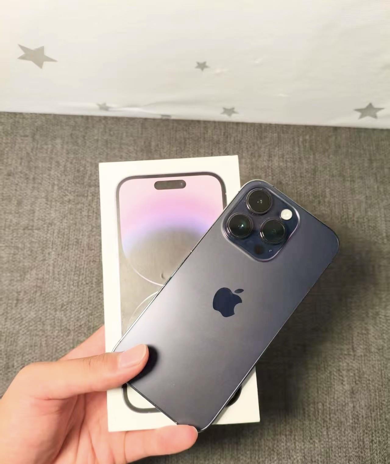 第一台iPhone-14pro暗夜紫